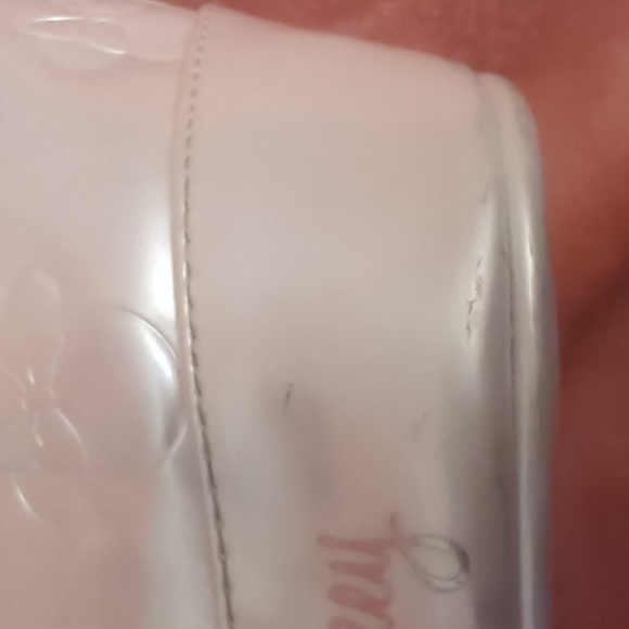 Disney Loungefly Mickey Loves Minnie White Embossed Purse - Picture 7 of 10